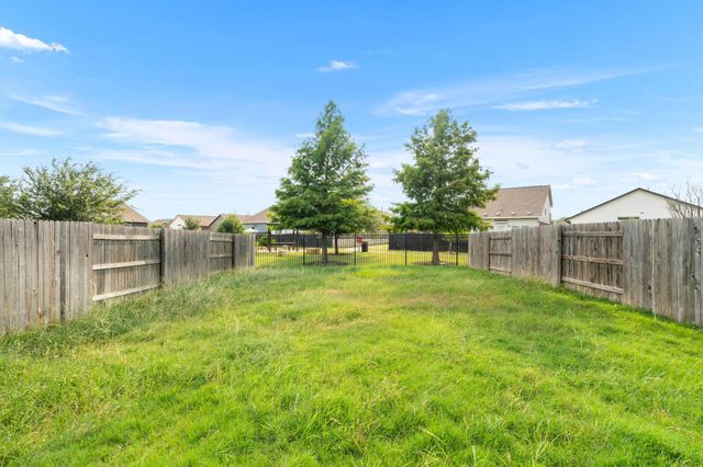 176 Andross LN, Bastrop, TX 78602