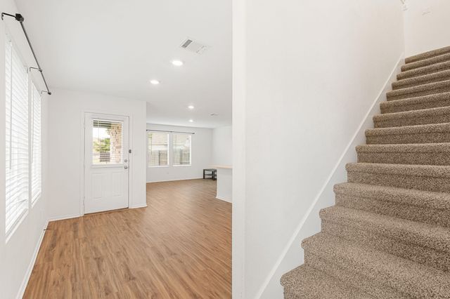 176 Andross LN, Bastrop, TX 78602