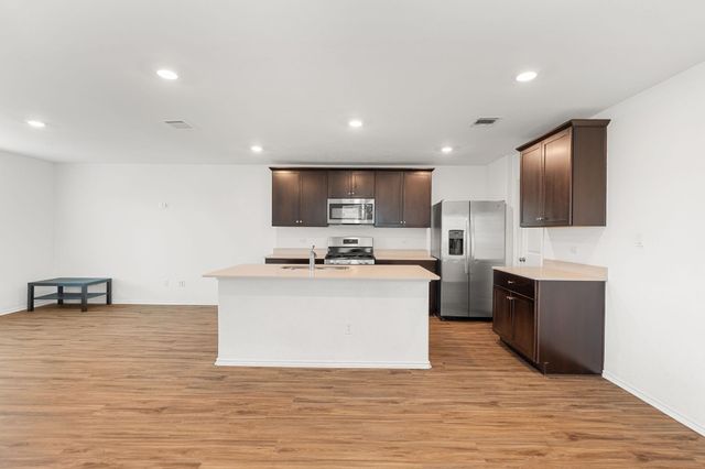 176 Andross LN, Bastrop, TX 78602