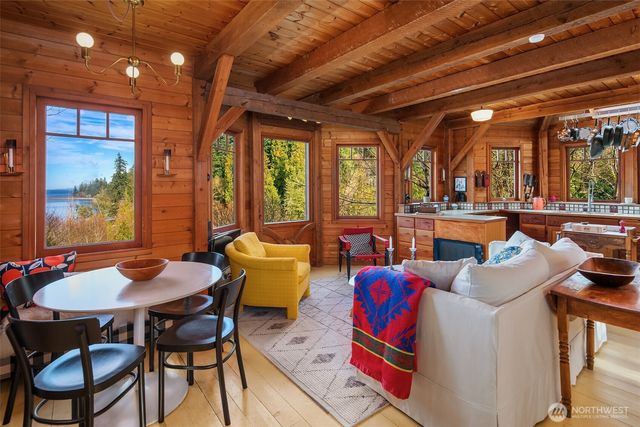 12825 SW Ober Beach Road, Vashon, WA 98070