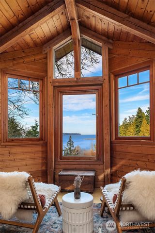 12825 SW Ober Beach Road, Vashon, WA 98070
