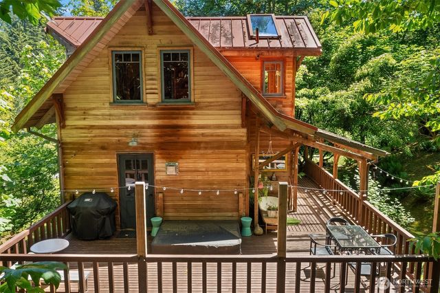 12825 SW Ober Beach Road, Vashon, WA 98070