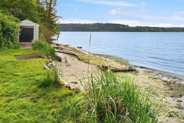 12825 SW Ober Beach Road, Vashon, WA 98070