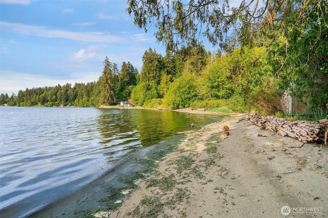 12825 SW Ober Beach Road, Vashon, WA 98070