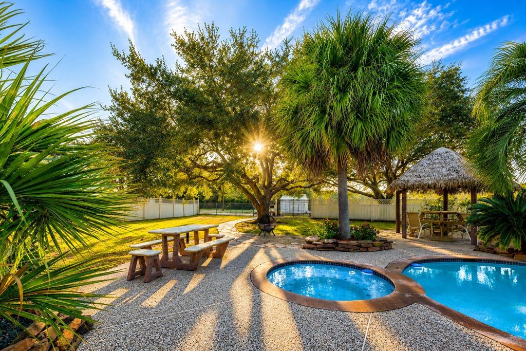 2742 Westchester Circle, Pearland, TX 77584