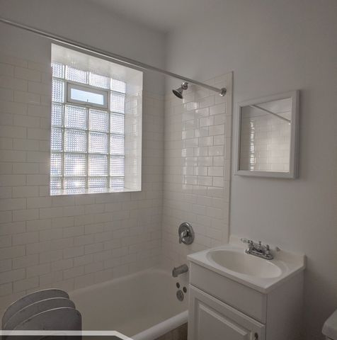 2651 N Spaulding Avenue 2W, Chicago, IL 60647