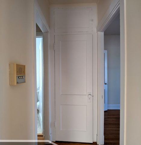 2651 N Spaulding Avenue 2W, Chicago, IL 60647