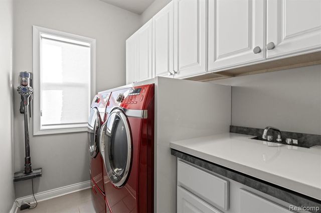 6789 Merrick Drive, Troy, MI 48098