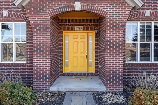 6789 Merrick Drive, Troy, MI 48098