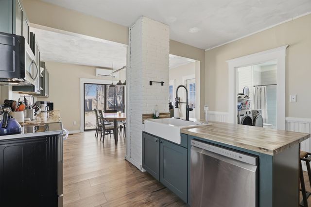 14 Pleasant Street, Plymouth, NH 03264