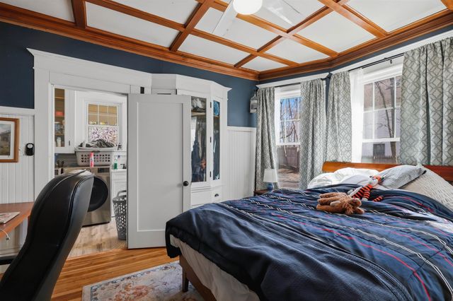 14 Pleasant Street, Plymouth, NH 03264