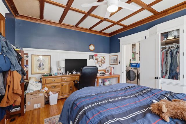14 Pleasant Street, Plymouth, NH 03264