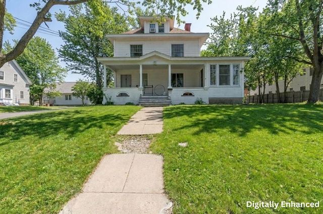14 Pleasant Street, Plymouth, NH 03264
