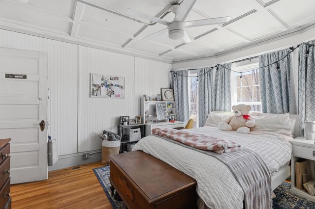 14 Pleasant Street, Plymouth, NH 03264