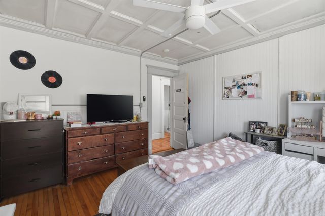 14 Pleasant Street, Plymouth, NH 03264