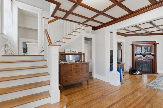 14 Pleasant Street, Plymouth, NH 03264