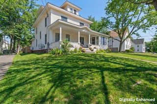 14 Pleasant Street, Plymouth, NH 03264