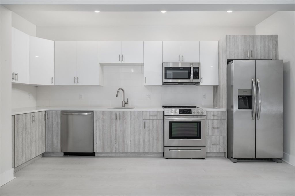 1540 N Shore Road 304, Revere, MA 02151