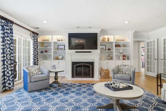 372 Tremont St, Duxbury, MA 02332