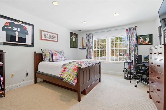 372 Tremont St, Duxbury, MA 02332