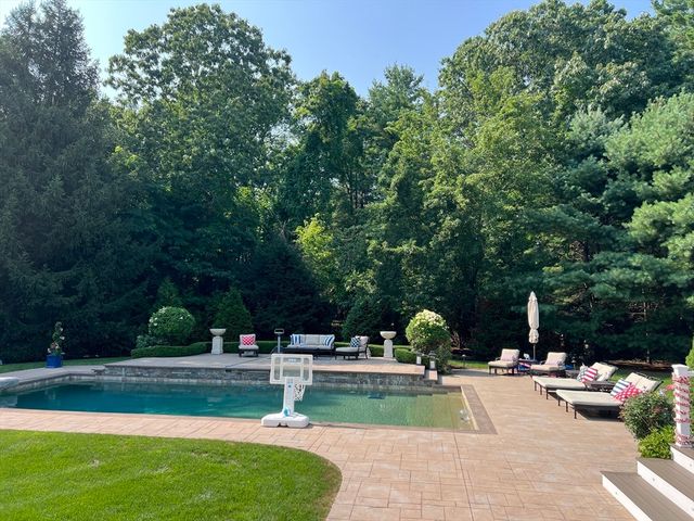 372 Tremont St, Duxbury, MA 02332