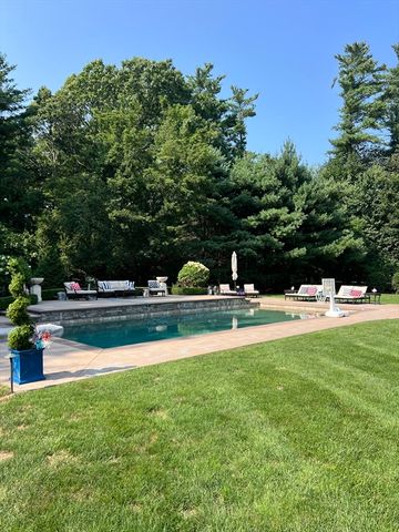 372 Tremont St, Duxbury, MA 02332