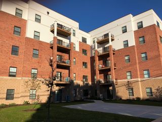 301 N Madison Street 1D, Woodstock, IL 60098