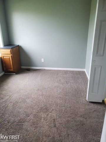 1227 Kingston Avenue, Flint, MI 48507
