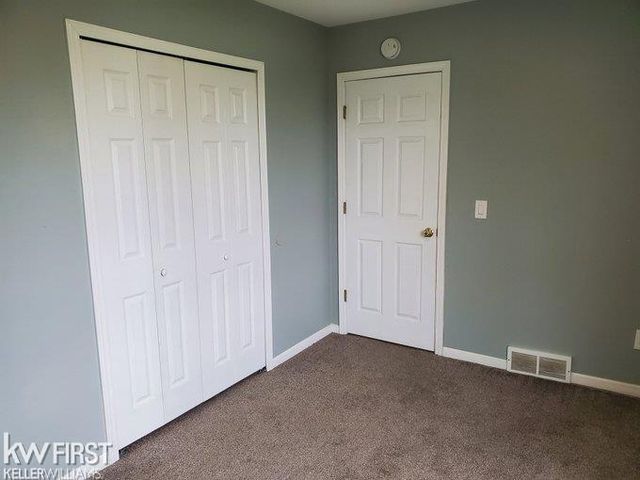 1227 Kingston Avenue, Flint, MI 48507