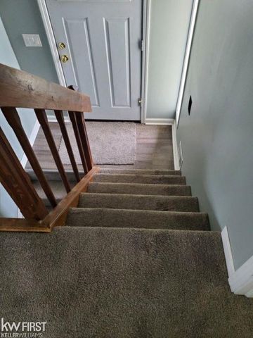 1227 Kingston Avenue, Flint, MI 48507