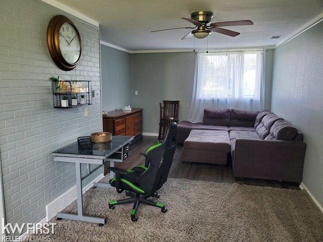 1227 Kingston Avenue, Flint, MI 48507