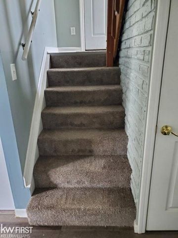 1227 Kingston Avenue, Flint, MI 48507
