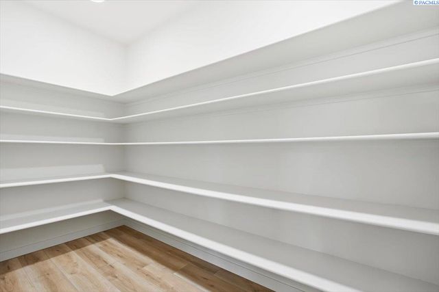 825 Thebes St, West Richland, WA 99353