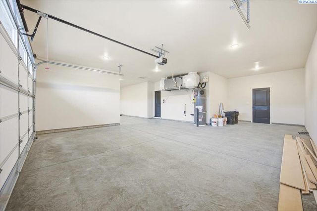 825 Thebes St, West Richland, WA 99353