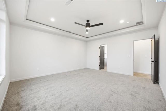 825 Thebes St, West Richland, WA 99353