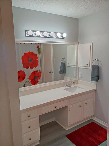 800 Country Place Drive 909, Houston, TX 77079