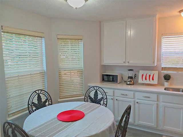 800 Country Place Drive 909, Houston, TX 77079