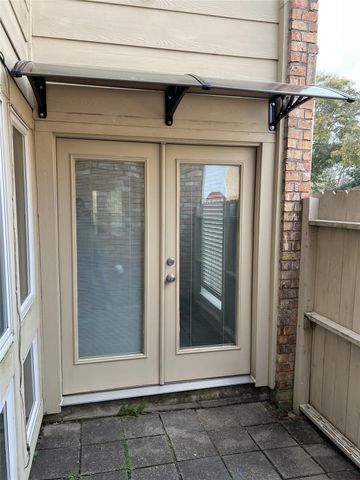 800 Country Place Drive 909, Houston, TX 77079