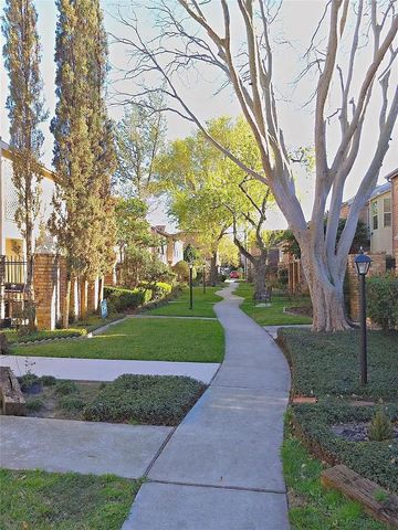 800 Country Place Drive 909, Houston, TX 77079