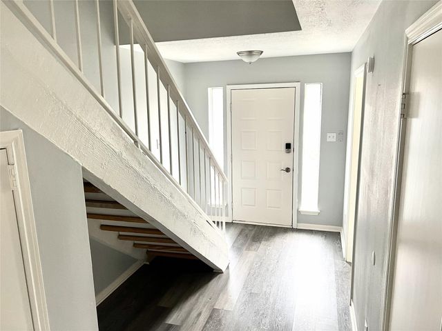 800 Country Place Drive 909, Houston, TX 77079