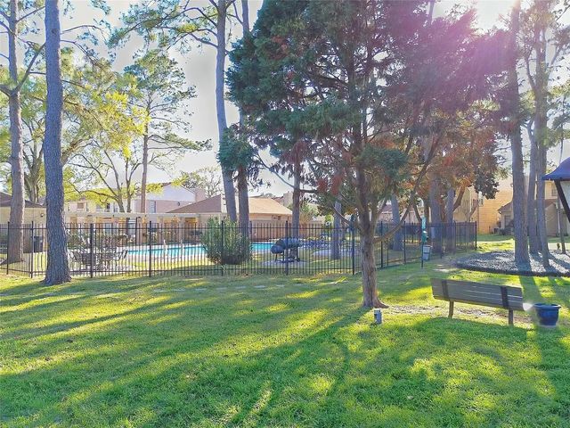 800 Country Place Drive 909, Houston, TX 77079