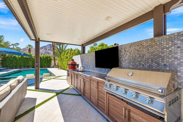 45655 Apache Road, Indian Wells, CA 92210