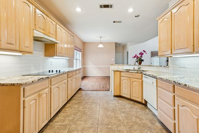 2036 Camelot Drive, Lewisville, TX 75067