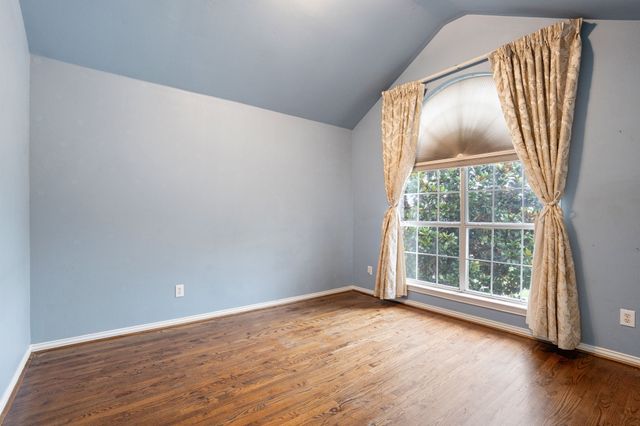 2036 Camelot Drive, Lewisville, TX 75067