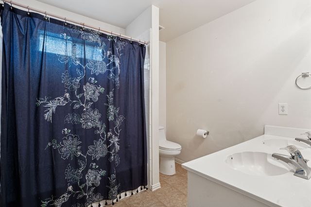 2036 Camelot Drive, Lewisville, TX 75067