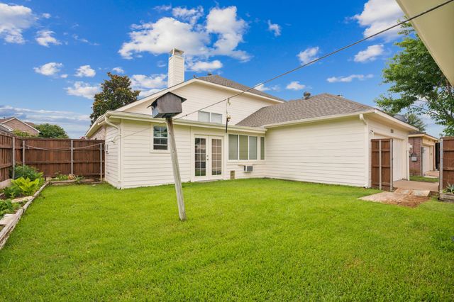 2036 Camelot Drive, Lewisville, TX 75067