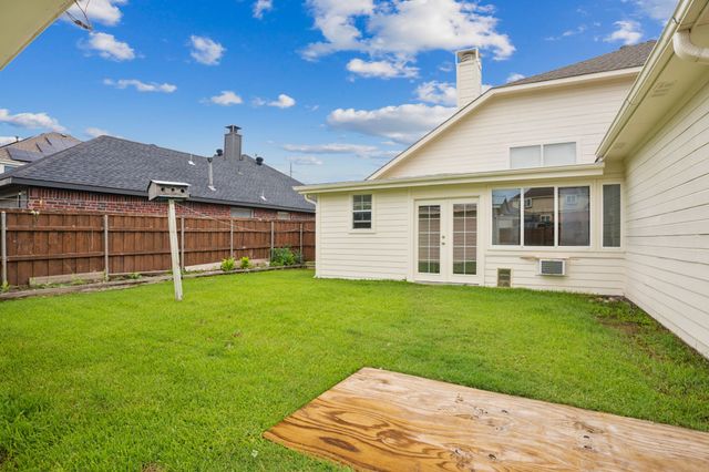 2036 Camelot Drive, Lewisville, TX 75067