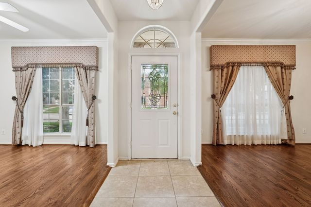 2036 Camelot Drive, Lewisville, TX 75067