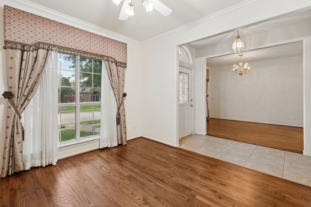 2036 Camelot Drive, Lewisville, TX 75067