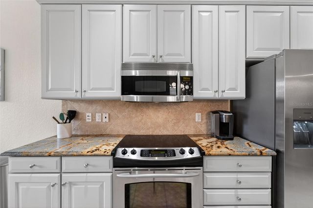 1032 REGAL MANOR WAY, Sun City Center, FL 33573